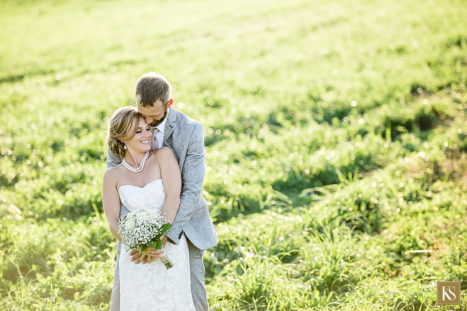 Michigan wedding photos, Unique wedding portrait, Must have wedding picture, www.kelliesaunders.com